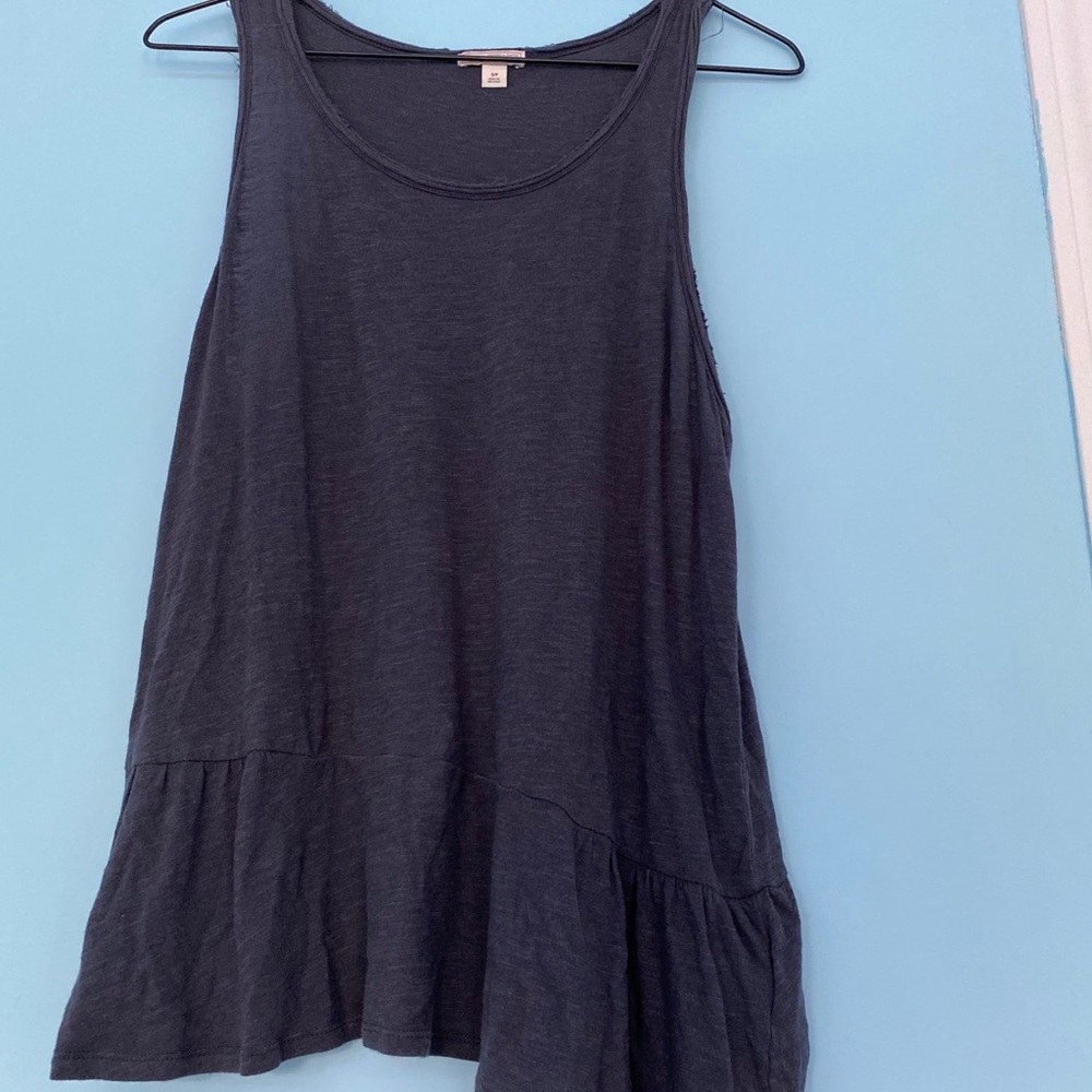 grey peplum Gap tank top